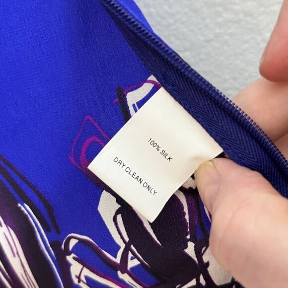 Trina Turk 100% Silk Faux Front Wrap Blue‎ Floral Print Cap Sleeve Blouse Size 2 - Picture 5 of 8